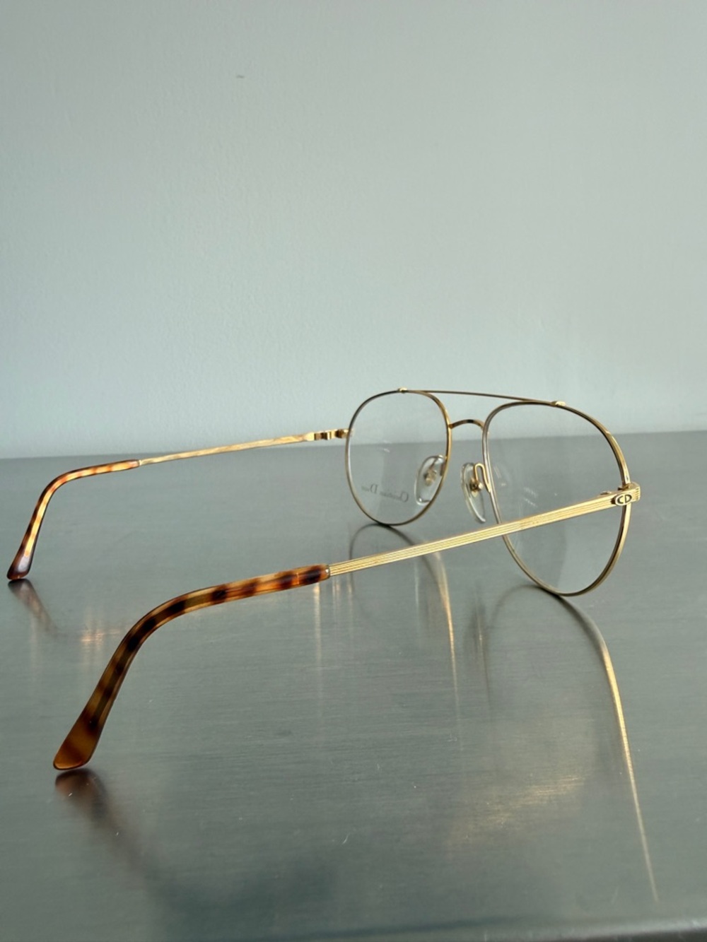 80’s Vintage Dior Gold aviator Glasses with Tortoiseshell Temples - Picture 5 of 14